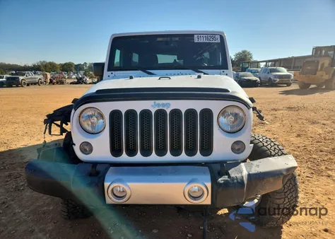 2015 Jeep Wrangler Unlimited Sahara z USA, uszkodzony, nr VIN 1C4BJWEG4FL646969